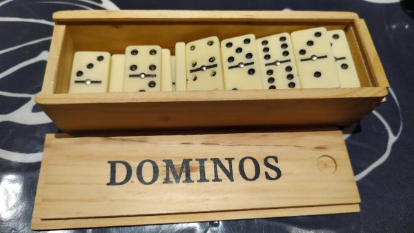 Dominos